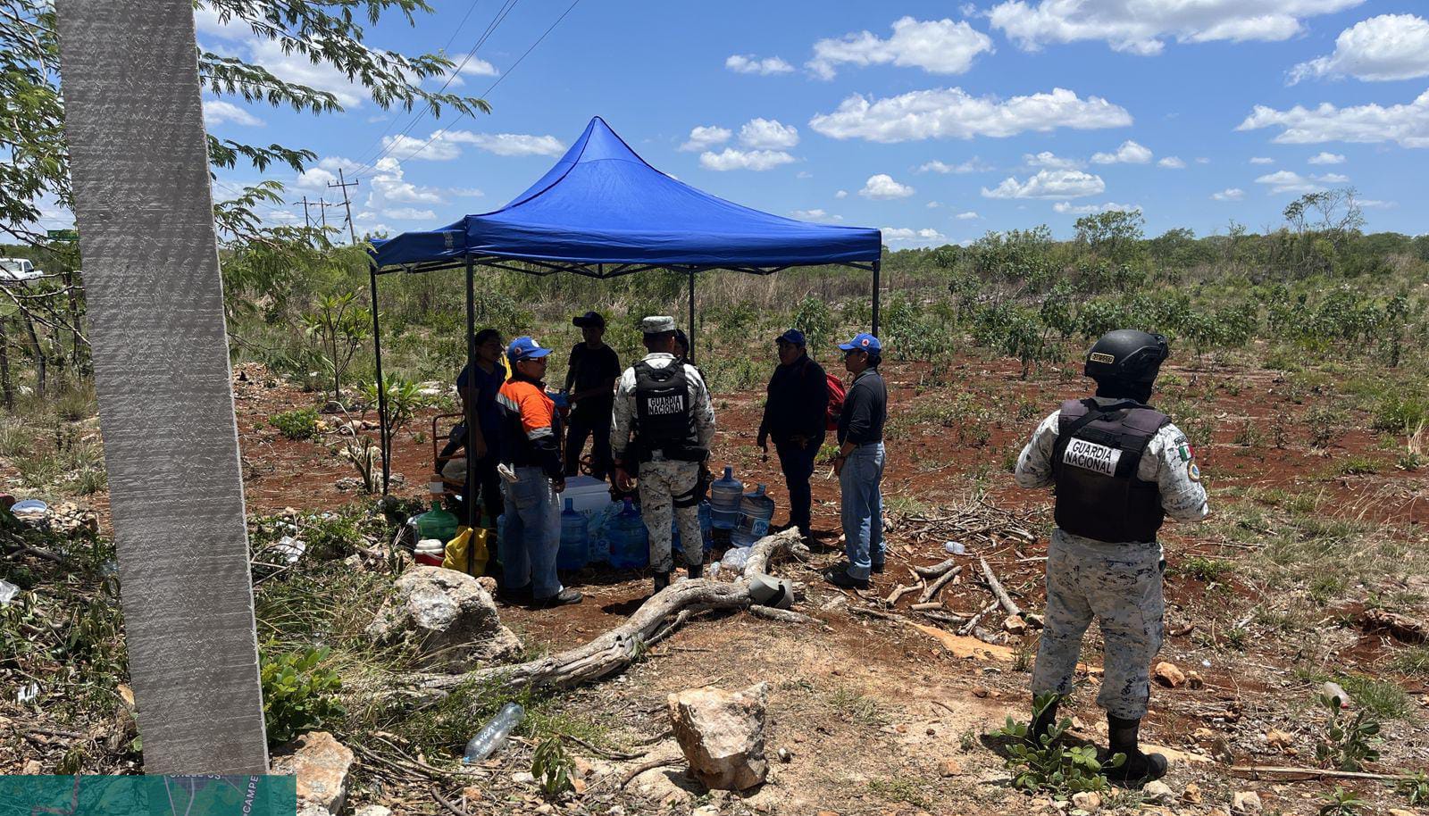 Desde el momento en que se tuvo conocimiento del caso, se activaron los protocolos correspondientes con la participación conjunta de Protección Civil, Seguridad Pública Municipal, Dirección de Gobernación y el Departamento de Salud, entre otras direcciones en coordinación con la Comisión de Búsqueda de Personas Desaperecidas del Estado, quienes han conformado brigadas de atención y rastreo que operan en diferentes zonas de la comunidad y horarios para poder localizar a la persona.