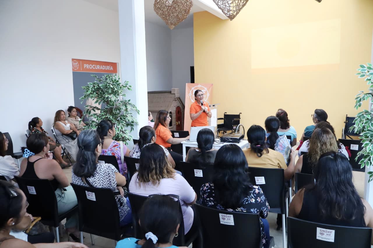 El evento se llevó a cabo el día de ayer miércoles en las instalaciones del DIF, ubicadas en la calle 22 de la colonia Kilakán, donde las autoridades reafirmaron su compromiso de trabajar de manera cercana y constante con las familias del municipio, promoviendo la solidaridad y el bienestar de todos.