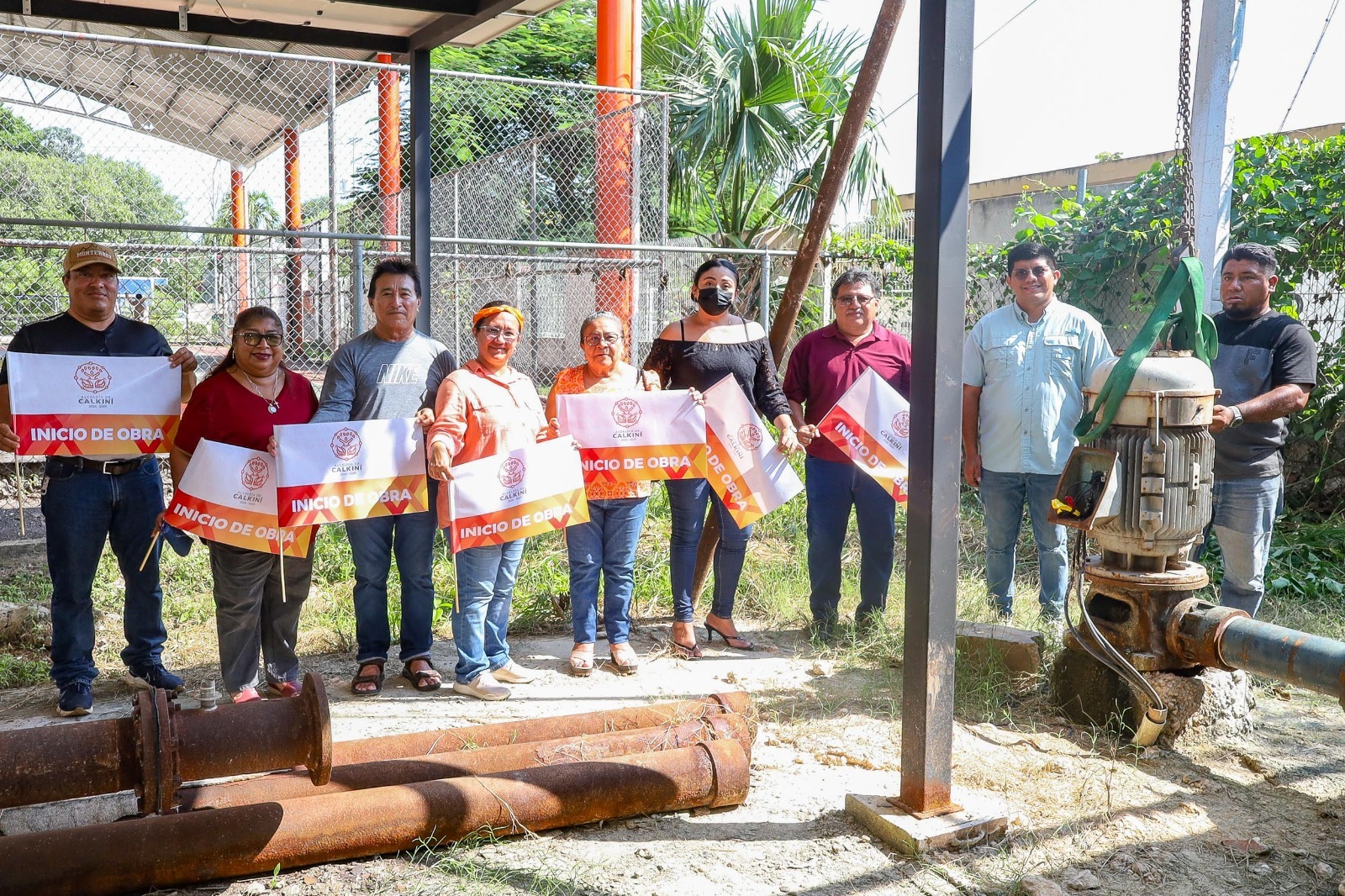 En representación del presidente municipal, el regidor de Obras Públicas, Juan José López Pérez, junto con la directora de Obras Públicas, Desarrollo Urbano y Territorial, invitó a los vecinos a tener paciencia durante la ejecución de los trabajos, que buscan garantizar un servicio confiable y seguro.