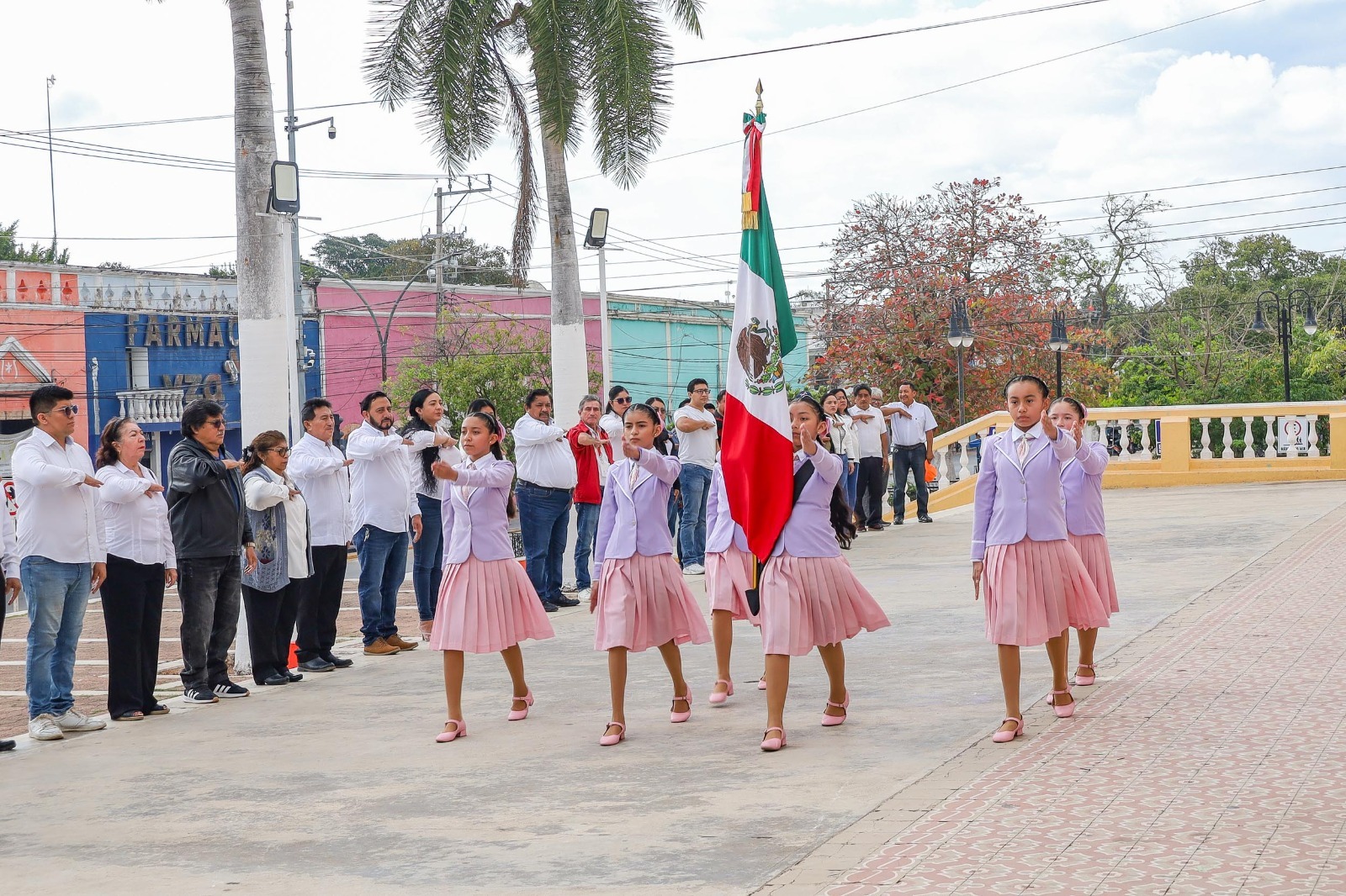 Autoridades municipales conmemoraron con un homenaje cívico el 109 Aniversario de la Promulgación de la Constitución Política de los Estados Unidos Mexicanos, emitida el 5 de febrero de 1917 en la ciudad de Querétaro.