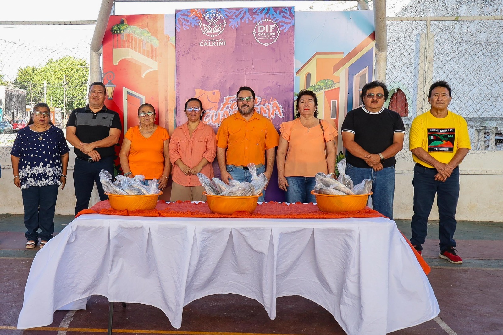 Con el firme compromiso de apoyar la economía de las familias y acercar productos del mar frescos y a precios accesibles, el alcalde Milton Ulises Millán Atoche, en coordinación con el DIF Municipal, dio el banderazo de inicio de la Feria de la Cuaresma.