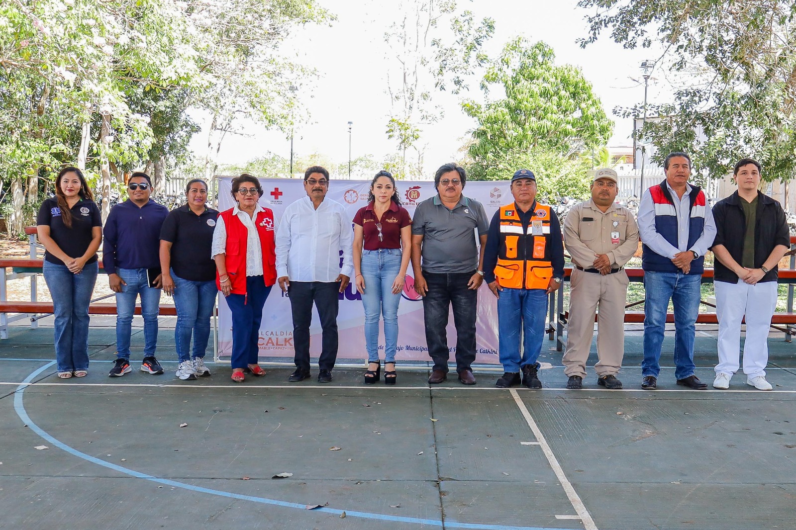 Con el objetivo de acercar información y servicios médicos a la comunidad estudiantil del Instituto Tecnológico Superior de Calkiní, se llevó a cabo la primera Feria de la Salud, organizada por la Alcaldía que encabeza el presidente municipal Milton Ulises Millán Atoche, a través del Departamento de Salud Municipal, dirigido por la Dra. Ana Cecilia Collí Herrera, en coordinación con el Comité Municipal de Salud.