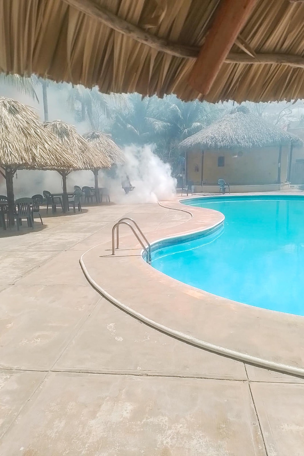 En el marco de la temporada vacacional, el Departamento de Salud Municipal lleva a cabo acciones de nebulización en capillas y balnearios de la cabecera, con el objetivo de prevenir la proliferación de mosquitos transmisores de enfermedades.