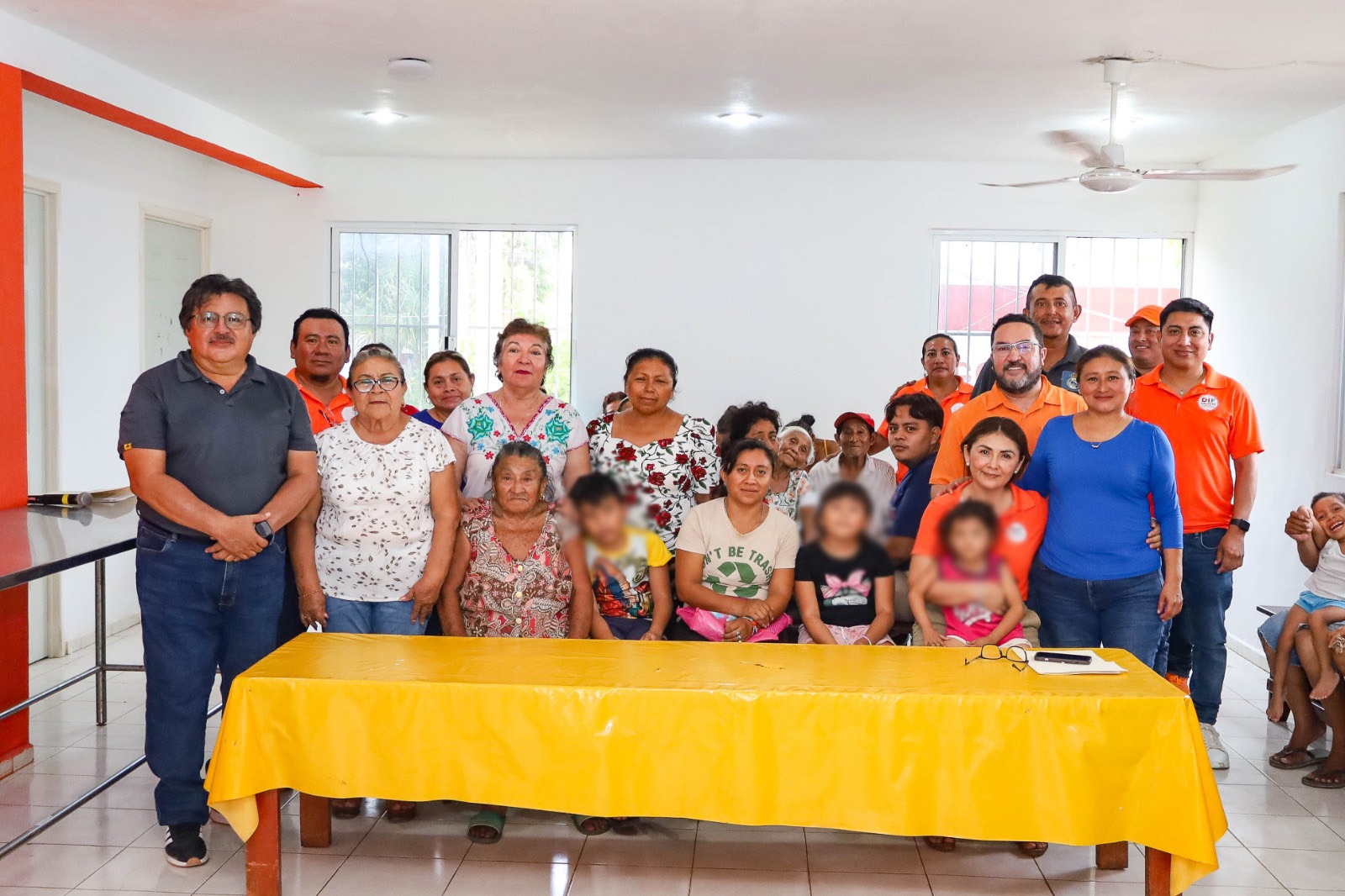 El alcalde Milton Ulises Millán Atoche asistió a esta entrega y reconoció la labor que realiza el personal del DIF Municipal al atender un espacio que presentaba rezago desde hace más de 10 años y que hoy brinda mejores condiciones para que niñas, niños, adultos mayores y grupos vulnerables reciban sus alimentos de manera digna, saludable e higiénica.