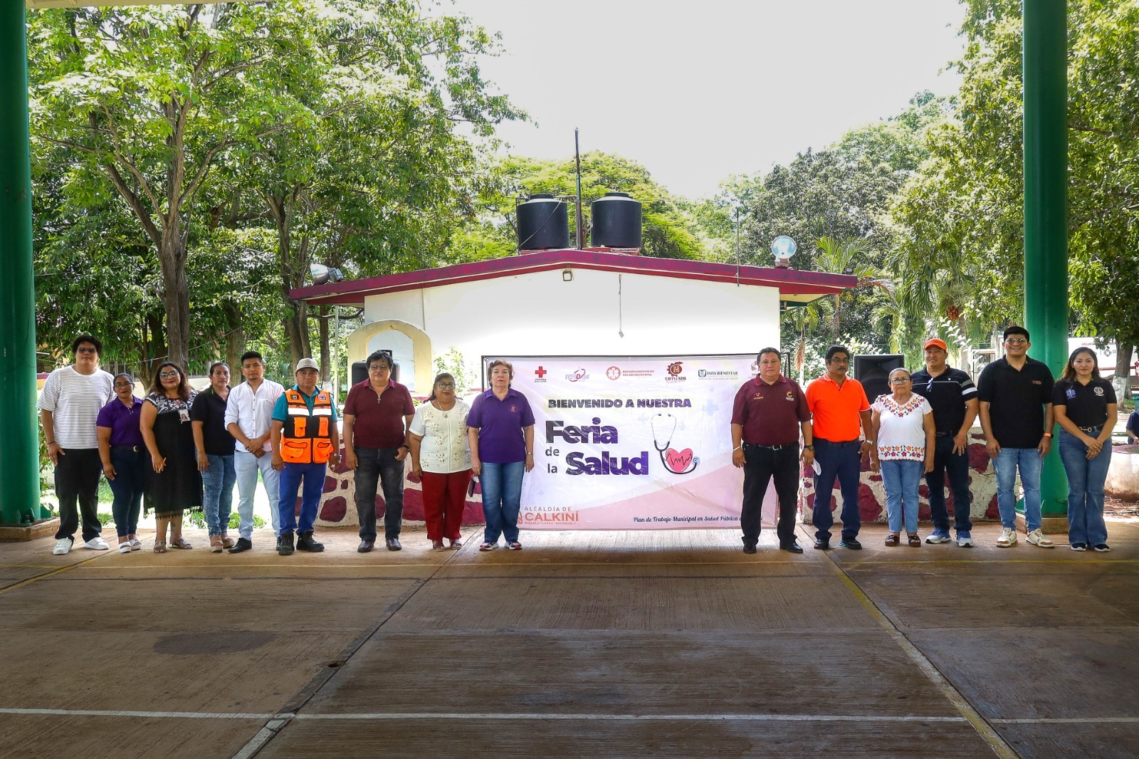Durante esta jornada se instalaron módulos informativos y de atención en las áreas de Nutrición, Psicología, Protección Civil, Instituto Municipal de la Juventud, reclutamiento, para el trámite de la cartilla militar, Instituto Municipal de la Mujer, SAMU y el Departamento Municipal de Salud. A través de estos espacios, las y los estudiantes recibieron información sobre los servicios que ofrece cada dependencia, así como orientación para el cuidado de su salud física y emocional, además de conocer sus derechos en materia de salud.