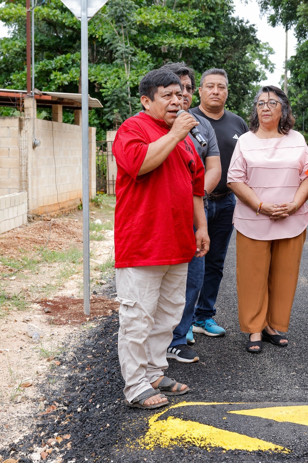 Las familias de la ampliación del Divino Niño cuentan ahora con una nueva vialidad que mejora el acceso a sus hogares y brinda mayor seguridad para quienes transitan diariamente por la zona.